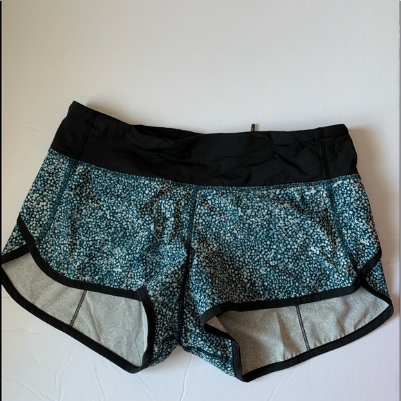 Lululemon shorts, EUC, size 4